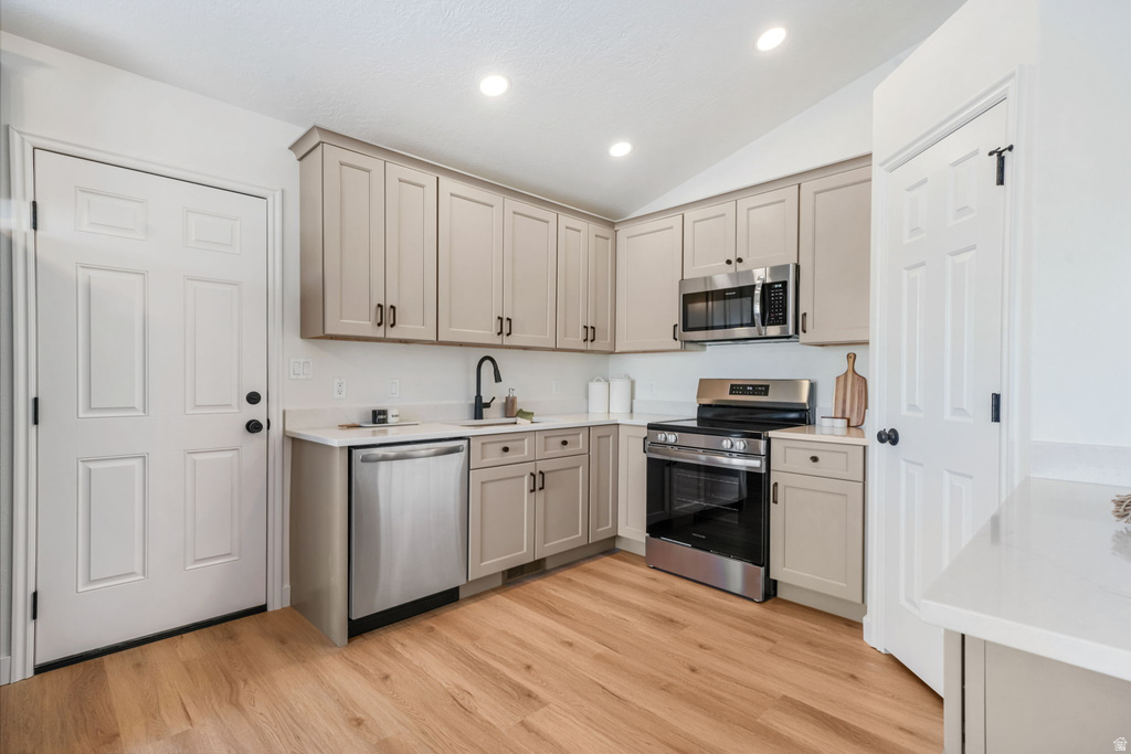 2426 N NECTAR WAY Saratoga Springs, UT 84045