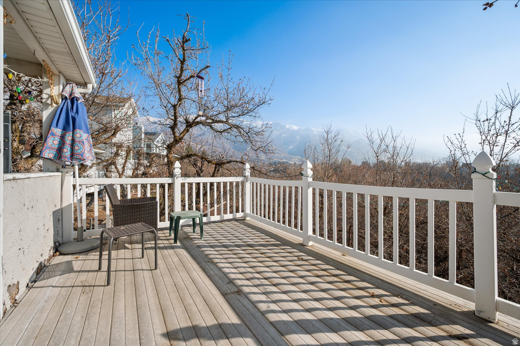 2222 E ROLLING OAKS LN Layton, UT 84040