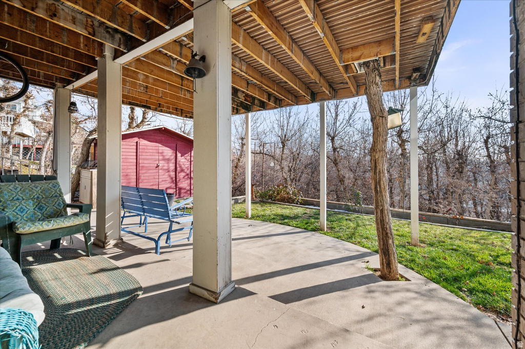 2222 E ROLLING OAKS LN Layton, UT 84040