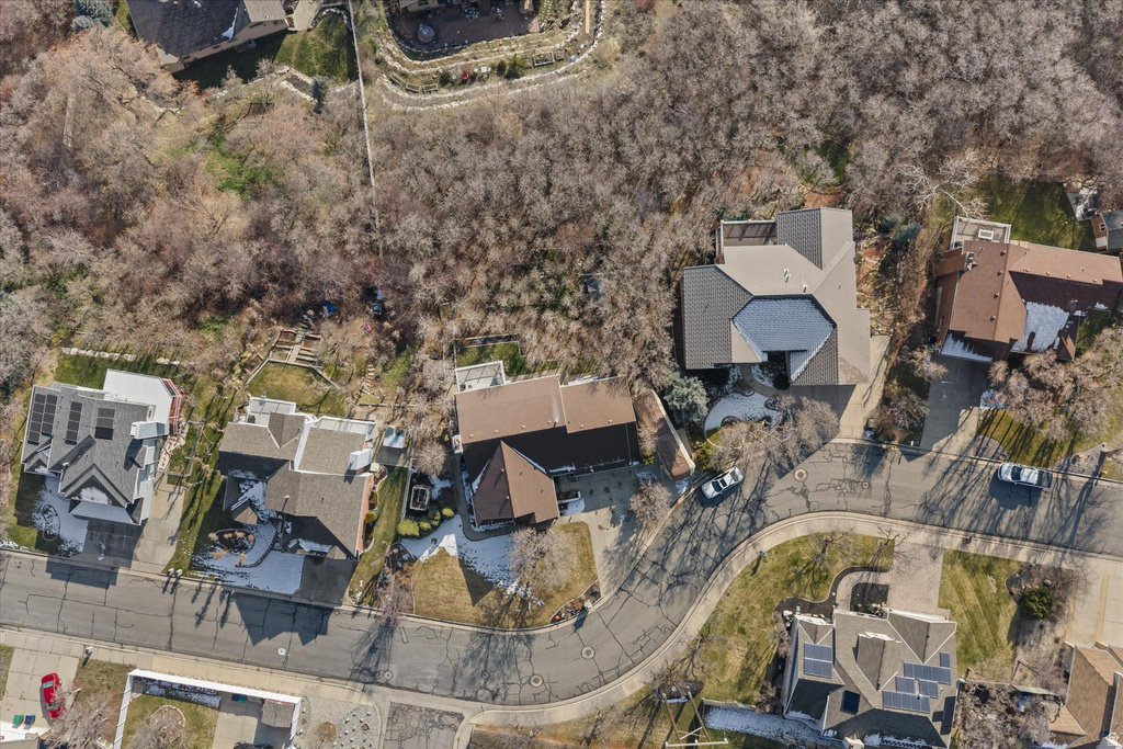 2222 E ROLLING OAKS LN Layton, UT 84040