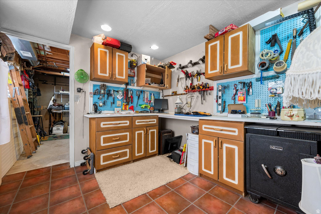 2222 E ROLLING OAKS LN Layton, UT 84040