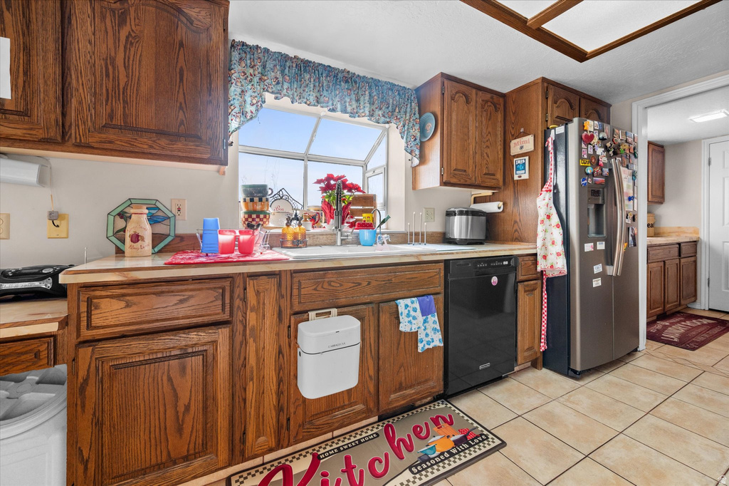 2222 E ROLLING OAKS LN Layton, UT 84040