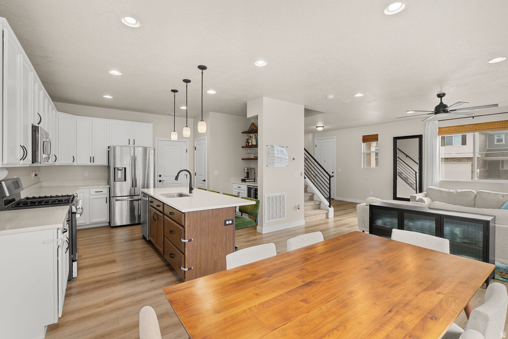 2052 W LYDIA LN Syracuse, UT 84075