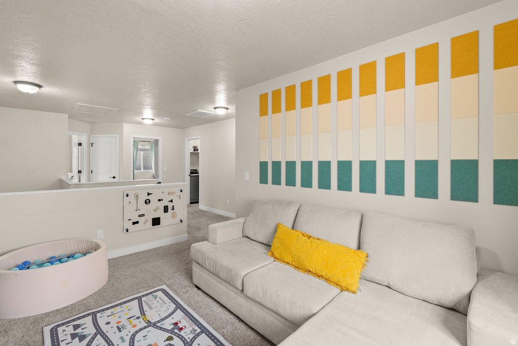 2052 W LYDIA LN Syracuse, UT 84075