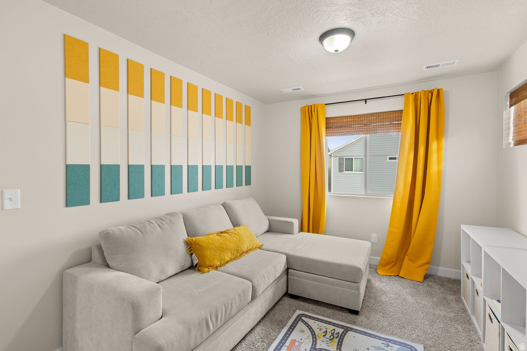 2052 W LYDIA LN Syracuse, UT 84075