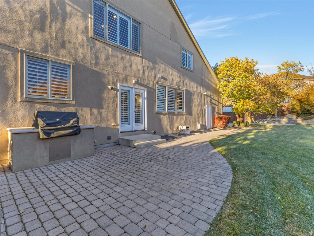 1074 E BLACK FOREST DR Sandy, UT 84094