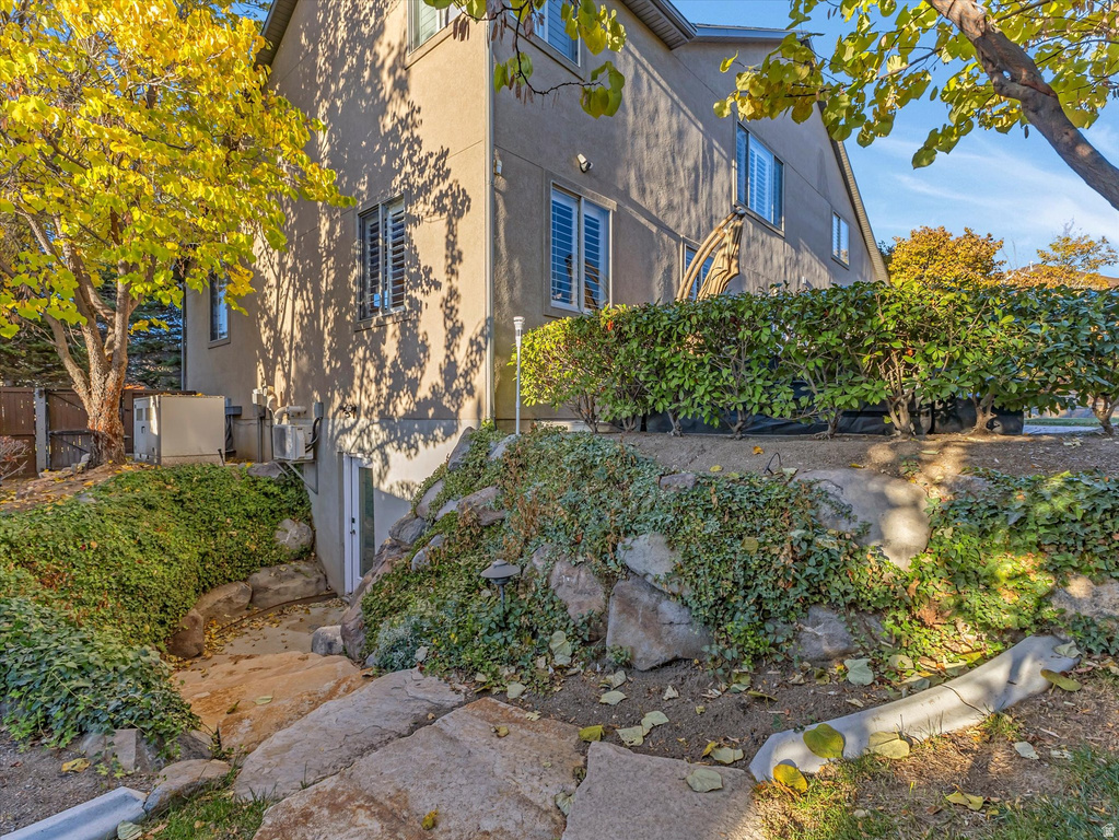 1074 E BLACK FOREST DR Sandy, UT 84094