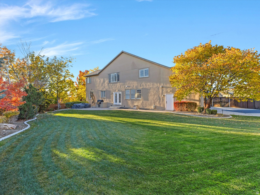 1074 E BLACK FOREST DR Sandy, UT 84094