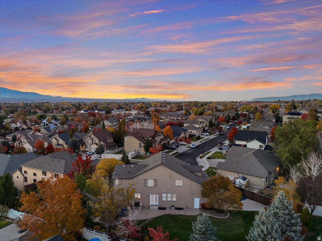 1074 E BLACK FOREST DR Sandy, UT 84094