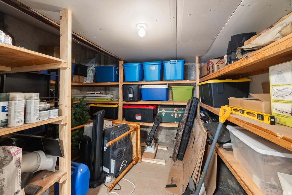 20 N MAIN ST Mona, UT 84645