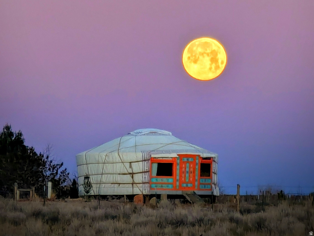 2416 N WAUNITA AVE Kanab, UT 84741