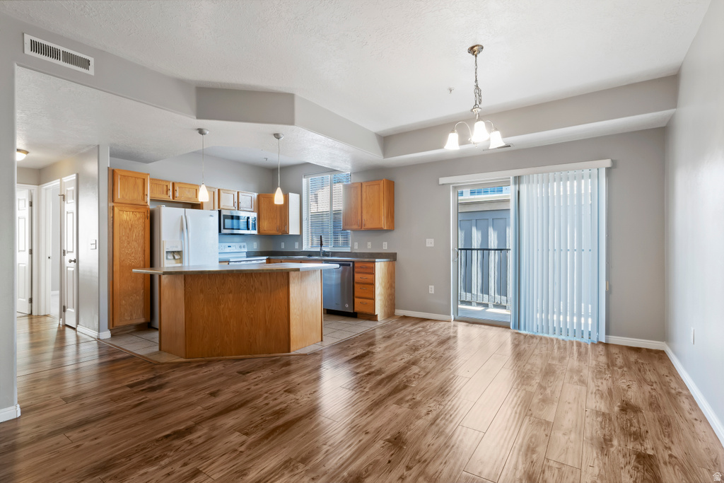 170 W ALBION VILLAGE WAY #202 Sandy, UT 84070