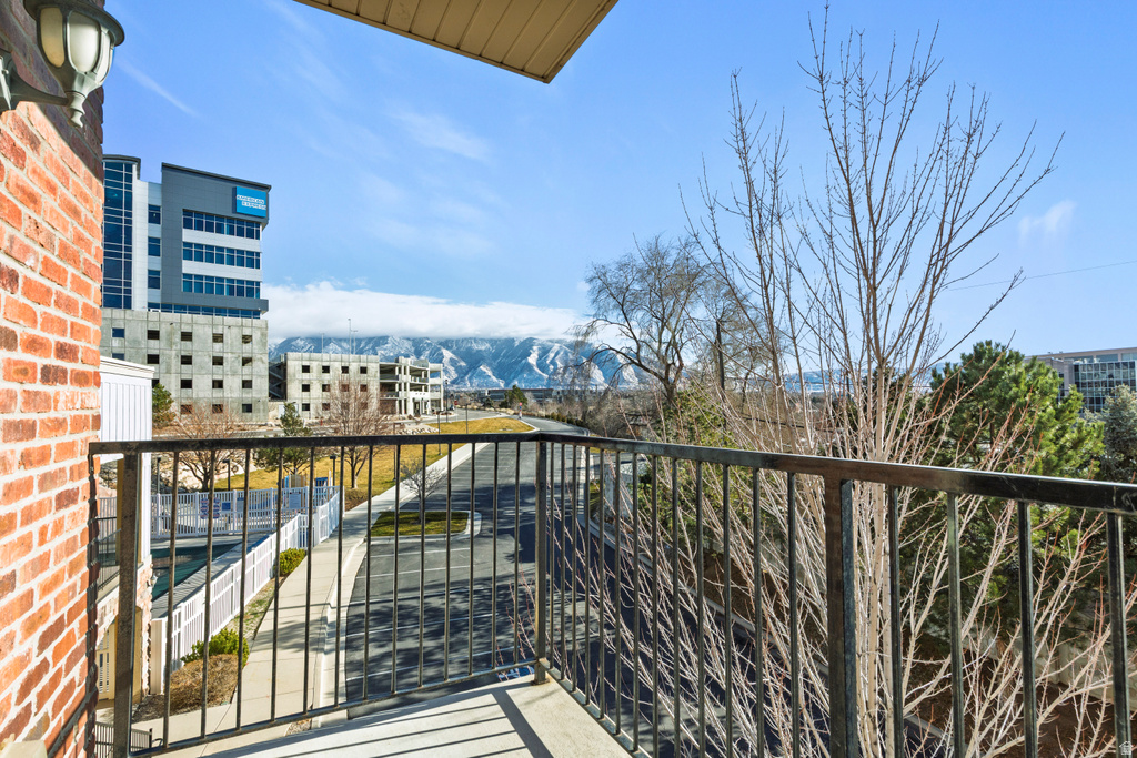 170 W ALBION VILLAGE WAY #202 Sandy, UT 84070