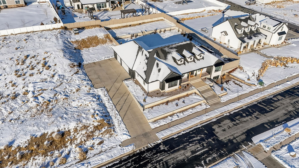 3069 E LAKESIDE DR Eagle Mountain, UT 84005