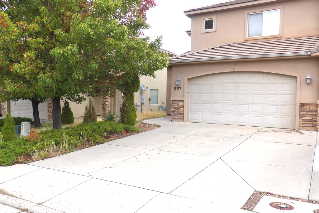 857 S 25 E Cedar City, UT 84720