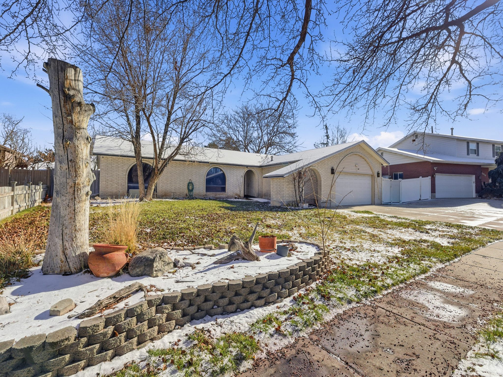 5071 S CLOVER CREST DR Murray, UT 84123