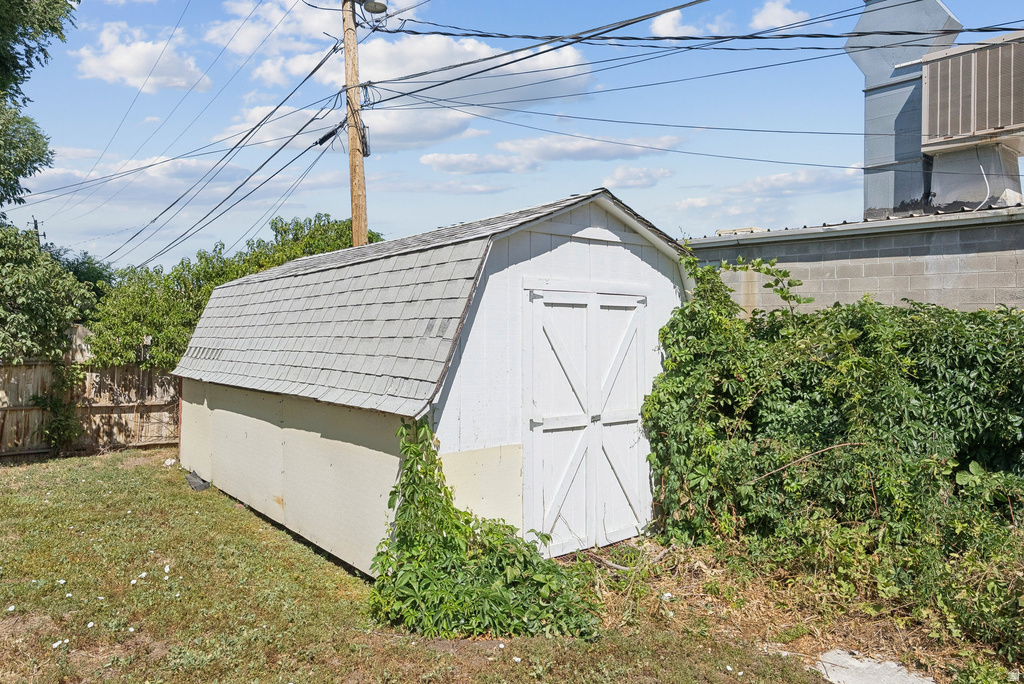 990 S 500 W Woods Cross, UT 84010