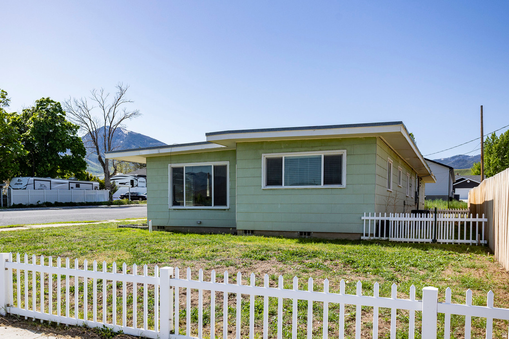395 N 1ST ST Tooele, UT 84074