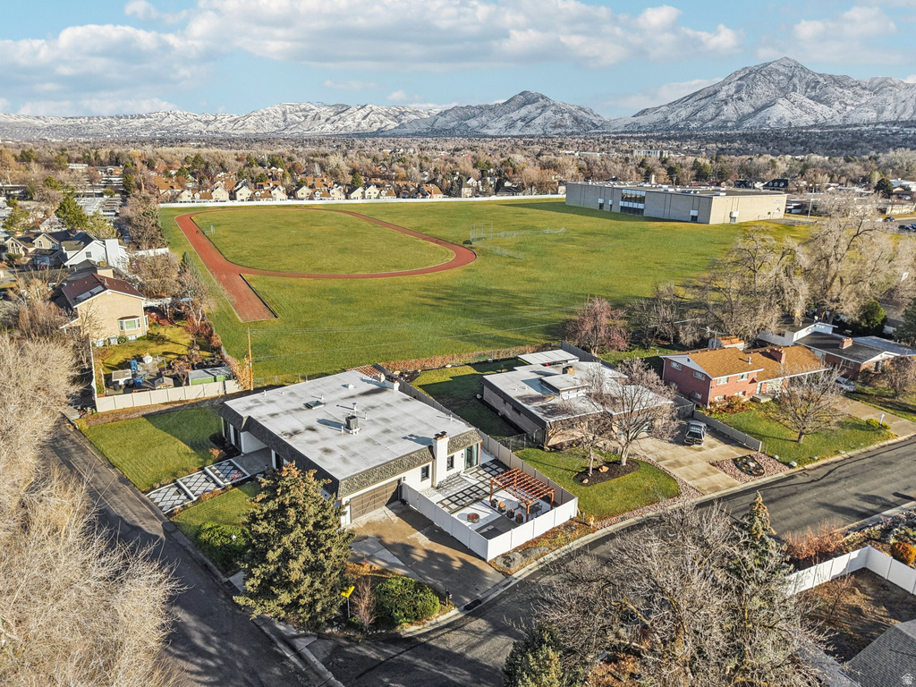 1475 E LAKEWOOD DR Holladay, UT 84117