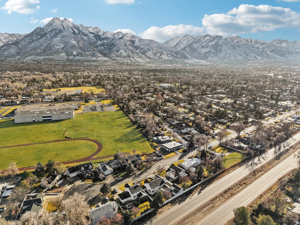 1475 E LAKEWOOD DR Holladay, UT 84117