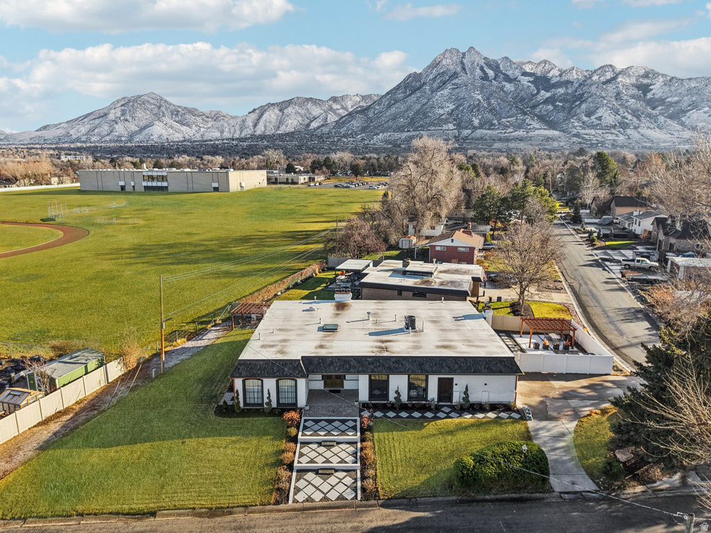 1475 E LAKEWOOD DR Holladay, UT 84117