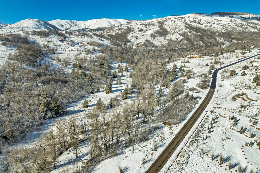 2727  EVERGREEN DR Huntsville, UT 84317