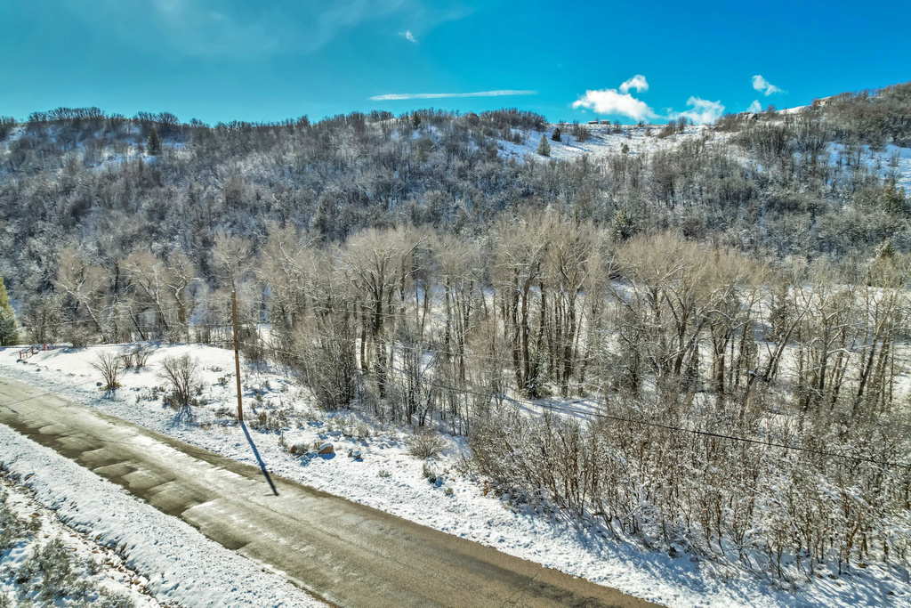 2727  EVERGREEN DR Huntsville, UT 84317