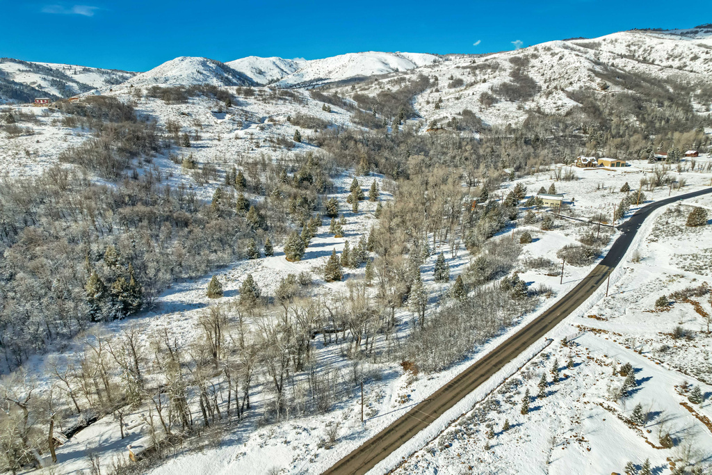 2727  EVERGREEN DR Huntsville, UT 84317