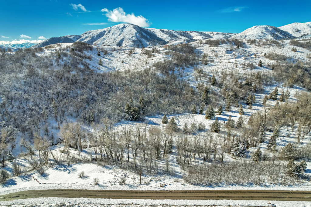 2727  EVERGREEN DR Huntsville, UT 84317