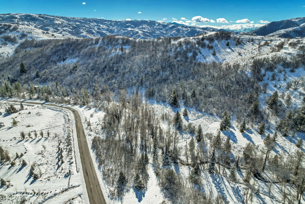 2727  EVERGREEN DR Huntsville, UT 84317