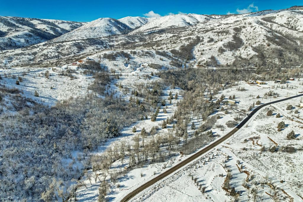 2727  EVERGREEN DR Huntsville, UT 84317