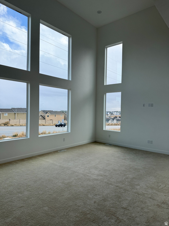 7633 S OAK HALLOW #323 West Jordan, UT 84081