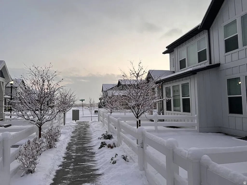 11618 S OLD CEDAR DR #79 South Jordan, UT 84095