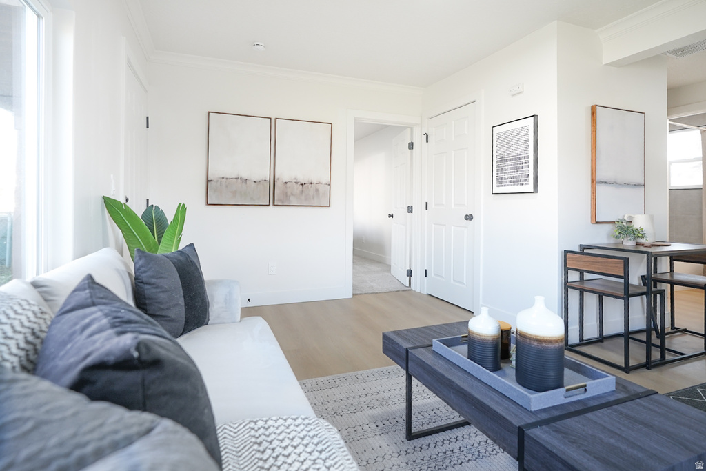 1563 W INDIANA AVE Salt Lake City, UT 84104