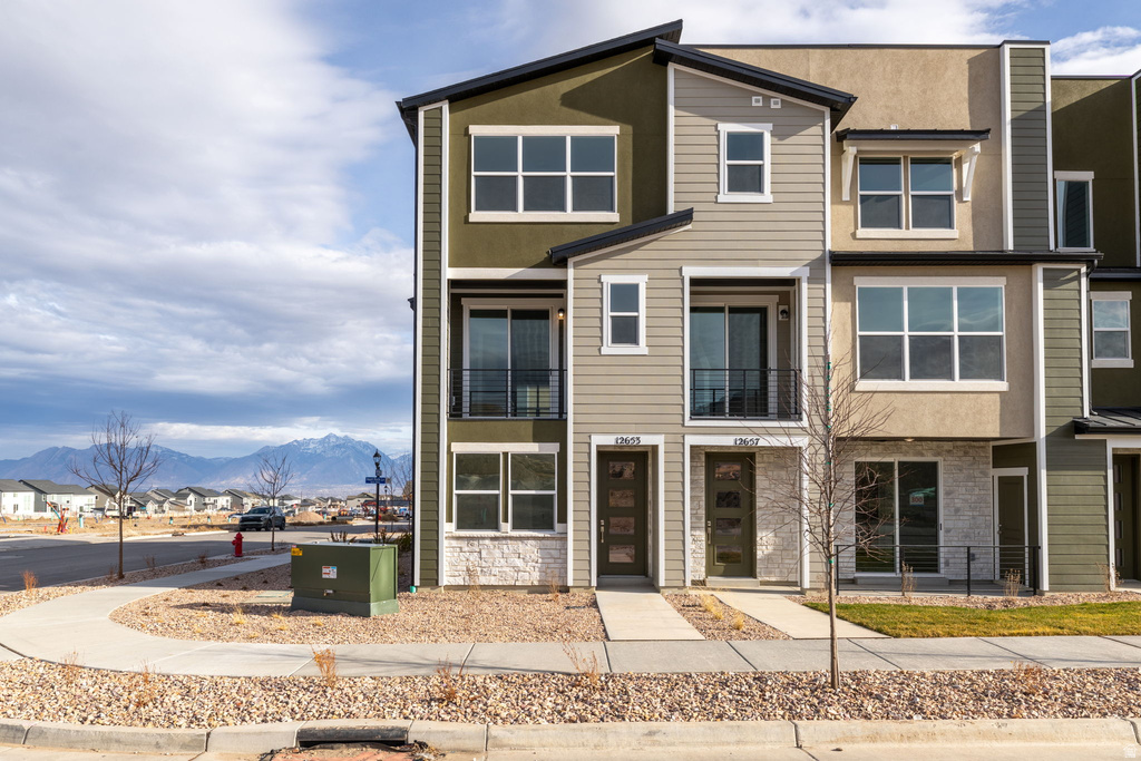 12653 S DANSIE OAKS DR #301 Herriman, UT 84096