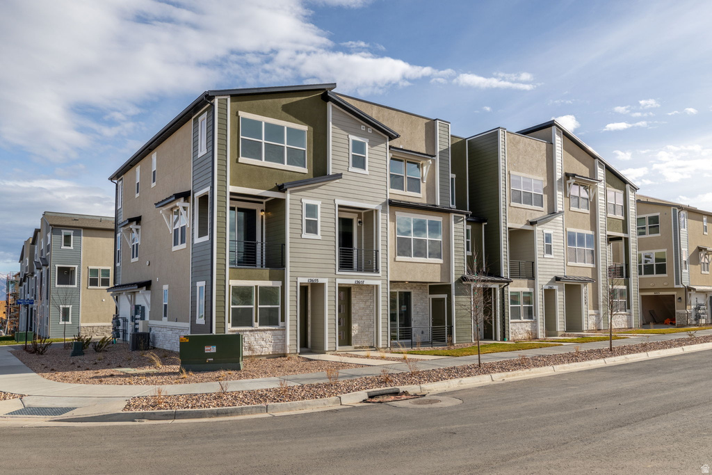 12653 S DANSIE OAKS DR #301 Herriman, UT 84096