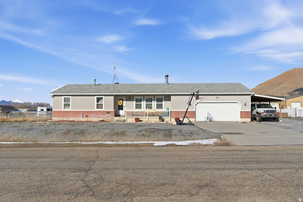 1955 S STONEY MOUNTAIN DR Lake Point, UT 84074