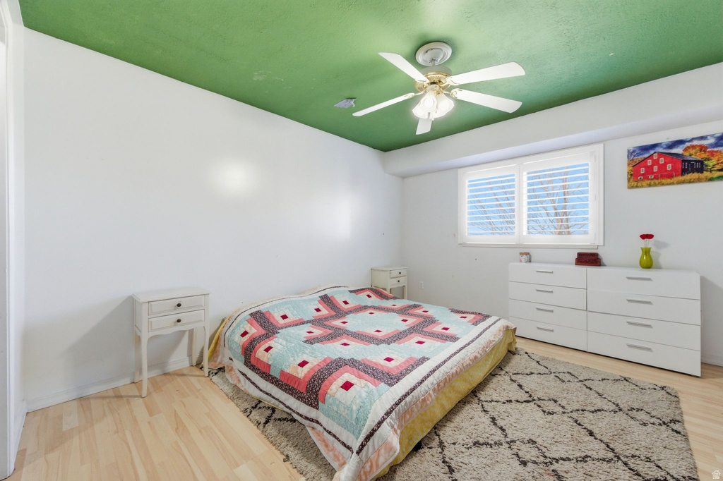 1955 S STONEY MOUNTAIN DR Lake Point, UT 84074