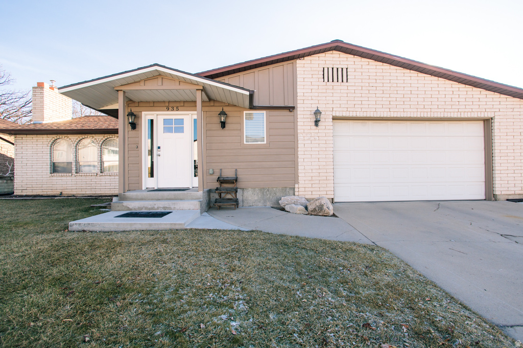 935 W 360 RES Orem, UT 84058