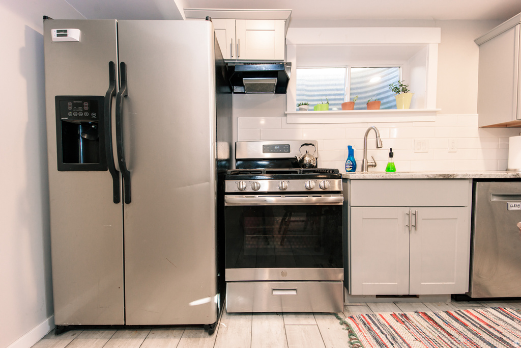 935 W 360 RES Orem, UT 84058