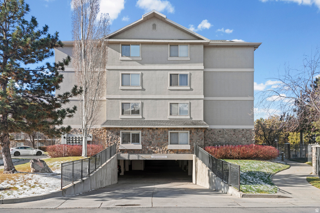 1205 E PRIVET DR #101 Cottonwood Heights, UT 84121