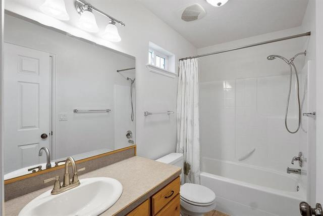 100 MOUNTAIN VIEW DR McCammon, ID 83250