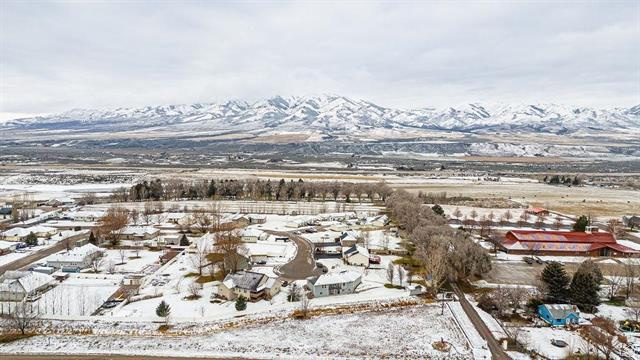 100 MOUNTAIN VIEW DR McCammon, ID 83250