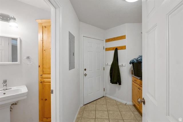 100 MOUNTAIN VIEW DR McCammon, ID 83250