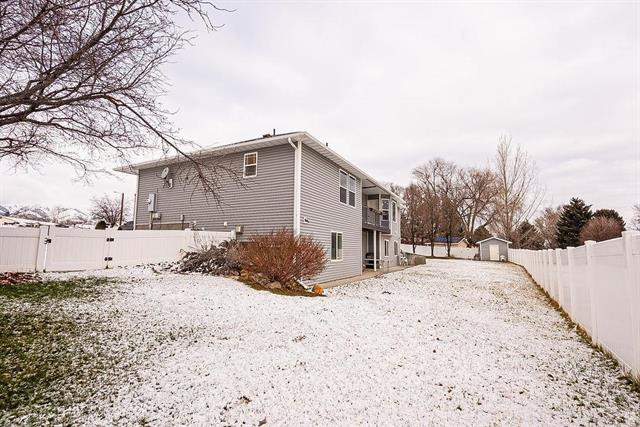 100 MOUNTAIN VIEW DR McCammon, ID 83250