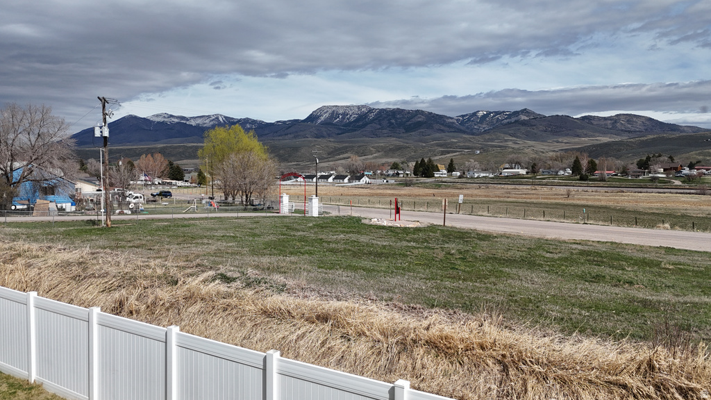 100 MOUNTAIN VIEW DR McCammon, ID 83250
