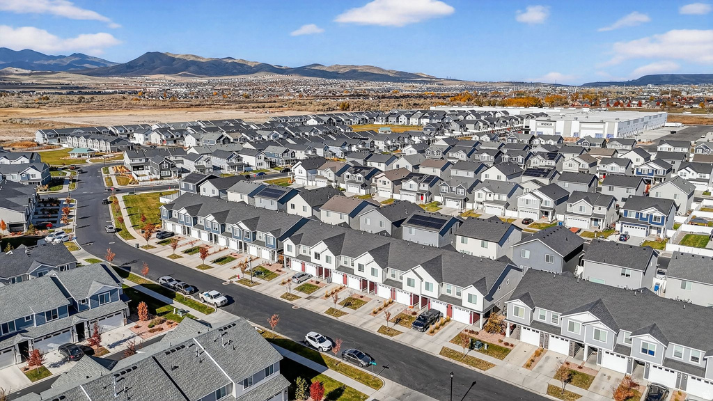 1154 E TRIDENT DR Saratoga Springs, UT 84045