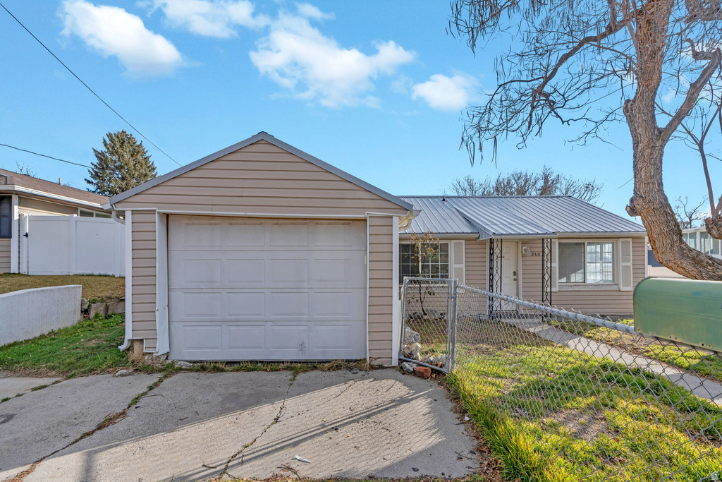 240 GROVE CREEK DR Pleasant Grove, UT 84062