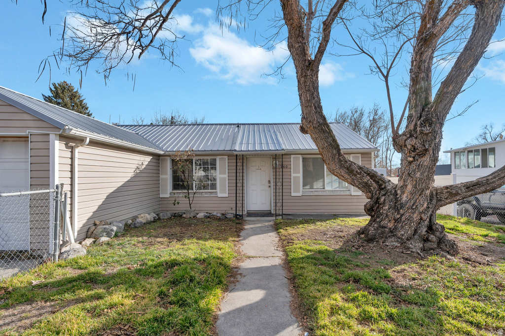 240 GROVE CREEK DR Pleasant Grove, UT 84062