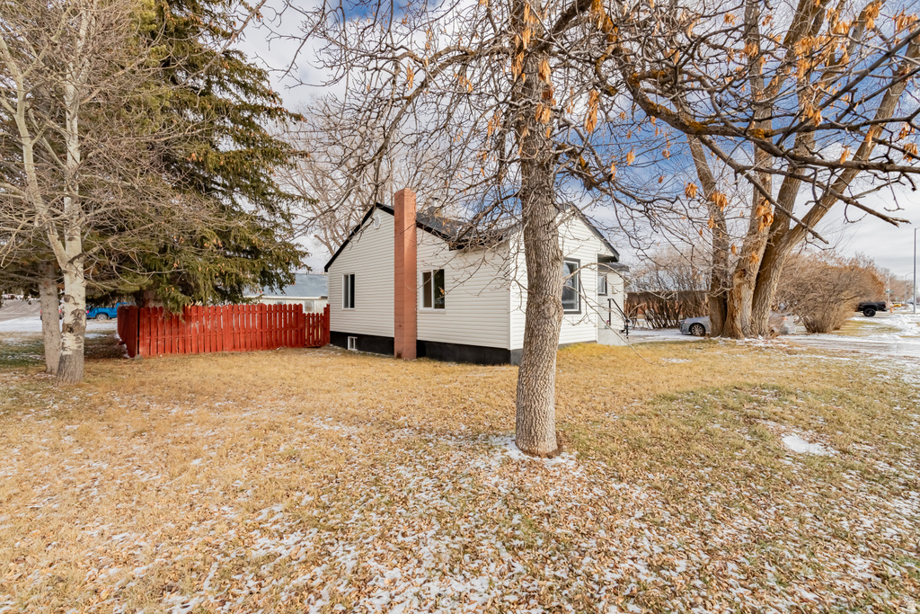 745 W MAIN ST Saint Anthony, ID 83445